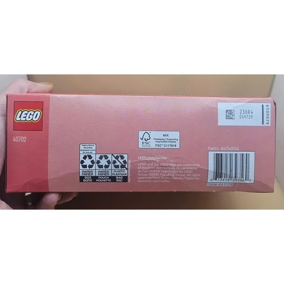 LEGO 40702 Christmas Picture Frame Building Toy 209 Pieces Limited Edition - Picture 6 of 6